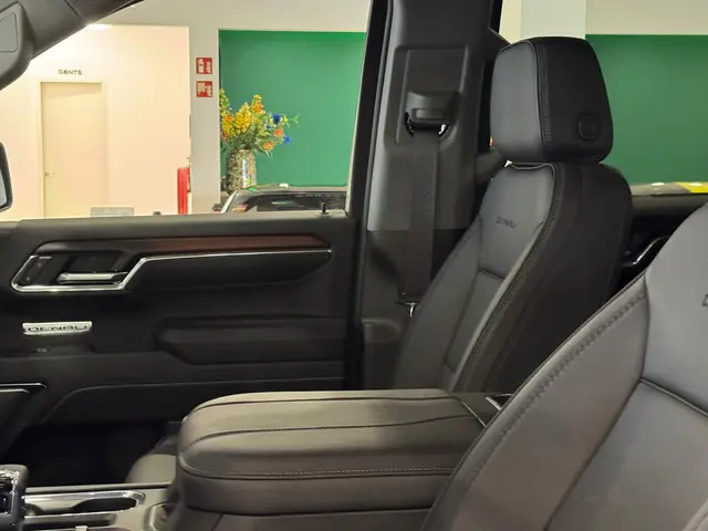 GMC Sierra 6.2 V8 DENALI 2024 Benzine 21