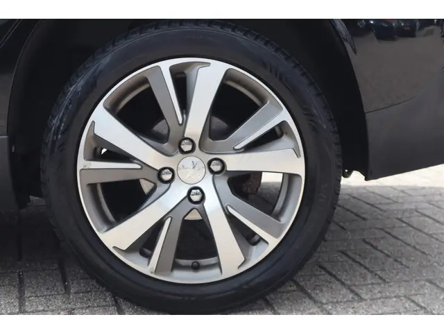 Peugeot 2008 1.6 VTi Féline 2013 Benzine 35
