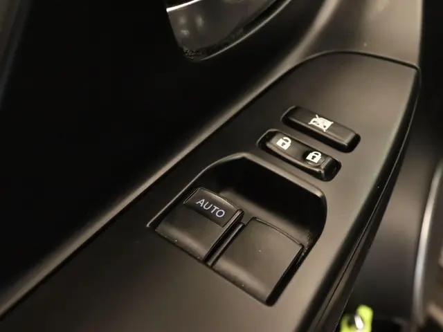 Toyota Yaris 1.5 Hybrid Trend 2016 Hybride Benzine 16