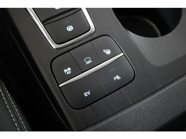 Ford Kuga 2.5 PHEV Vignale 2024 Hybride Benzine 34