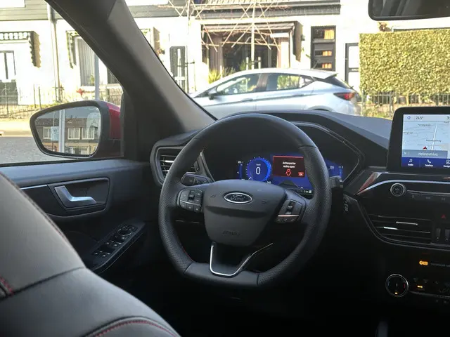 Ford Kuga 2.5 PHEV ST-Line 2024 Hybride Benzine 11