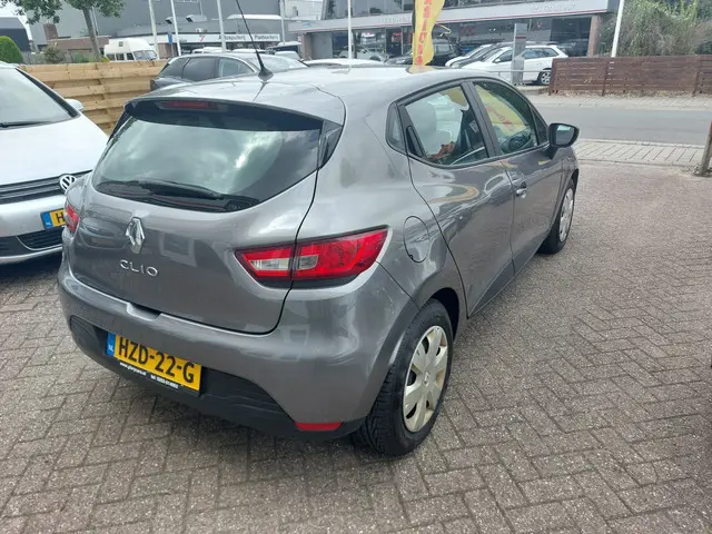 Renault Clio 1.2 16V 2013 Benzine 6