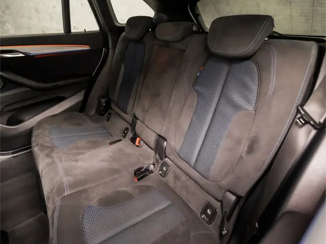 BMW X1 xDrive25i M Sport Executive 2018 Benzine 16