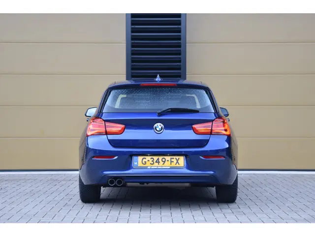BMW 1 Serie 120i High Executive 2018 Benzine 8