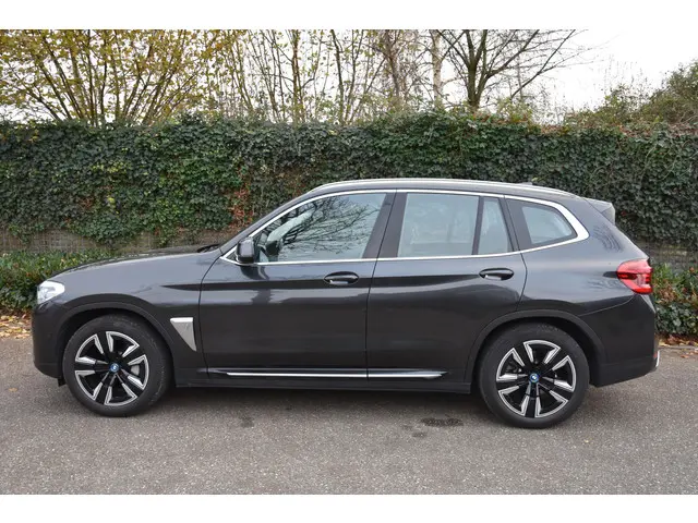 BMW iX3 3