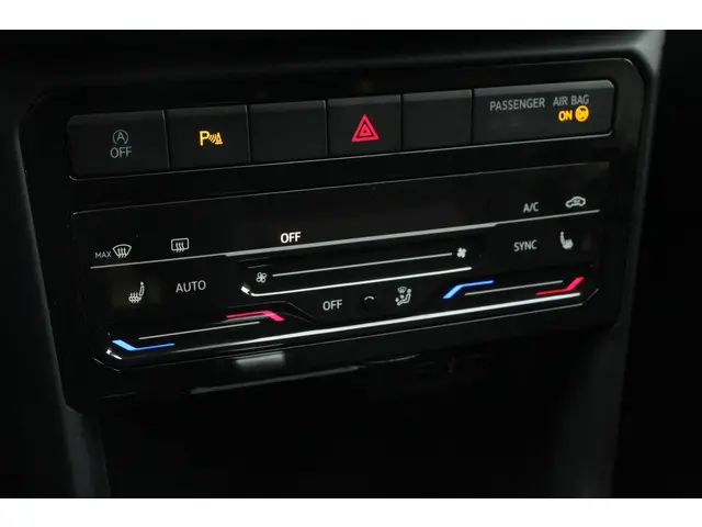 Volkswagen T-Cross 1.0 TSI 110pk DSG Life 2022 Benzine 16