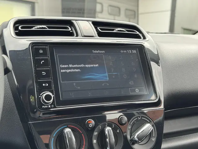 Mitsubishi Space Star 1.2 Connect+ 2024 Benzine 17