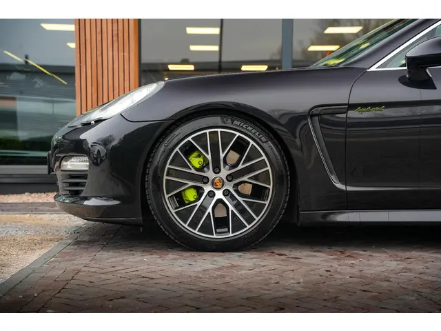 Porsche Panamera 3.0 S Hybrid 2012 Benzine 12