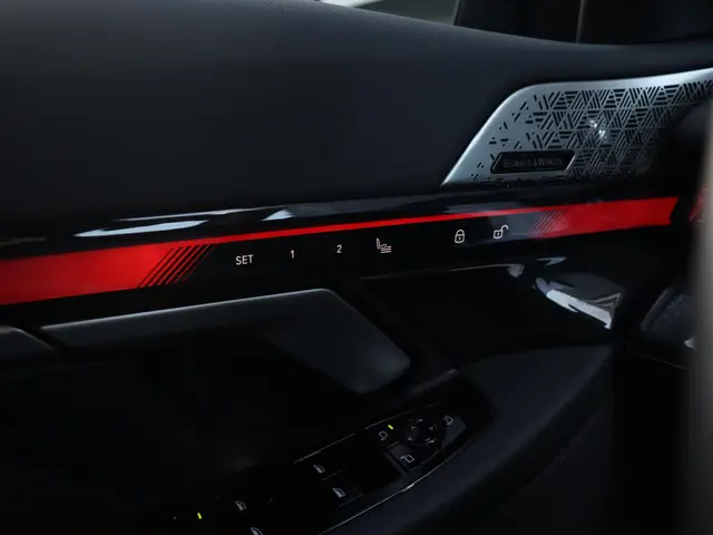 BMW 5 Serie Touring 550e xDrive 2025 Hybride Benzine 33