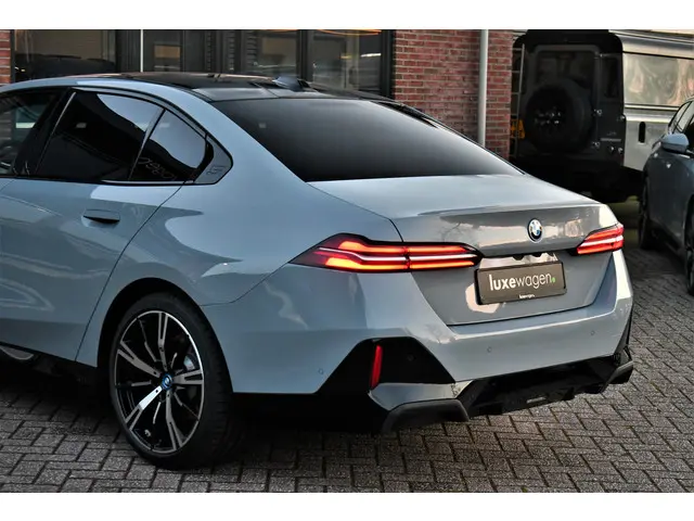 BMW 5 Serie 530e M-Sport 2024 Hybride Benzine 64