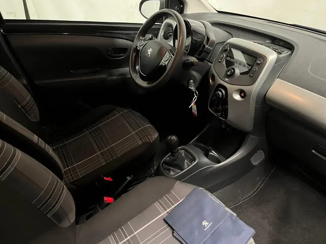 Peugeot 108 1.0 e-VTi Active AIRCO! 2017 Benzine 11