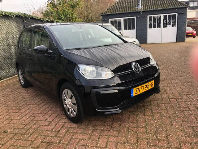 Volkswagen up! 3