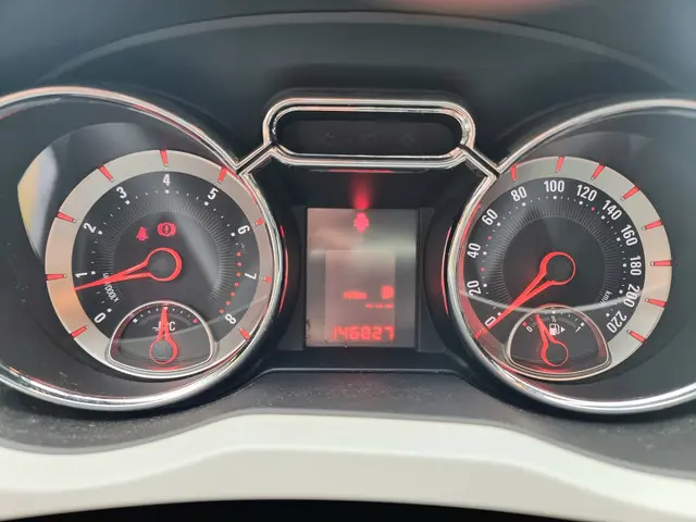 Opel ADAM 1.2 Jam 2013 Benzine 20