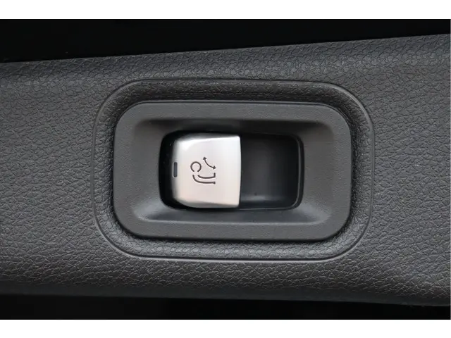 Mercedes-Benz E-Klasse 220 d Avantgarde | 2021 Diesel 23