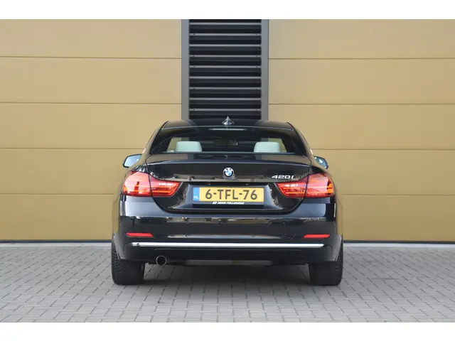 BMW 4 Serie Coupé 420i High Executive 2014 Benzine 8