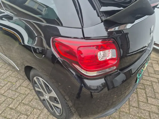 Citroën DS3 Cabrio 1.2 VTi So Chic 2014 Benzine 23