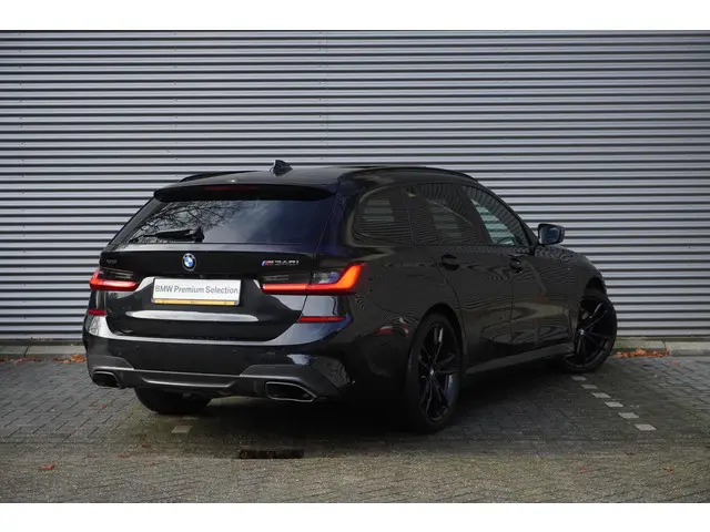 BMW 3 Serie Touring M340i xDrive 2020 Benzine 2