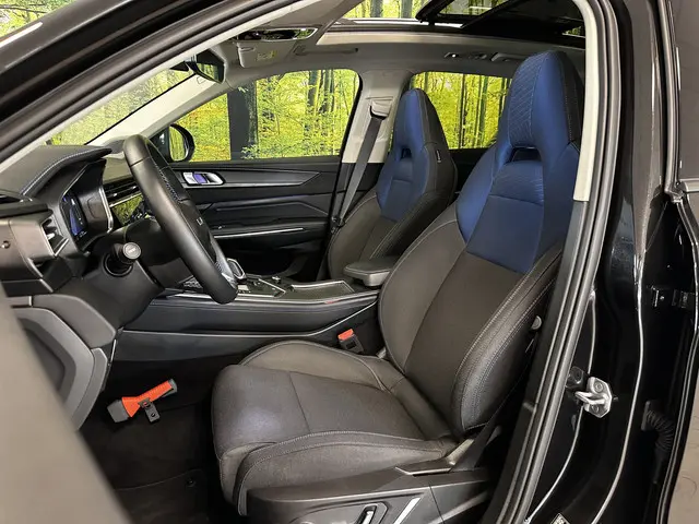 Lynk & Co 01 1.5 2024 Hybride Benzine 9