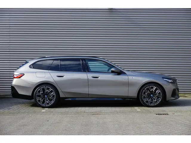 BMW 5 Serie Touring 530e 2025 Hybride Benzine 4