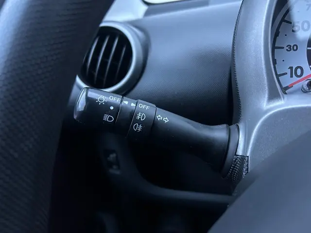 Peugeot 107 1.0 Active 2014 Benzine 7