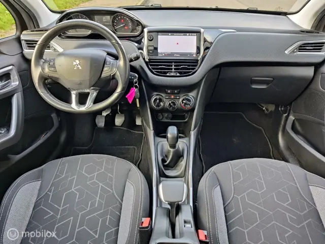 Peugeot 2008 1.2 PureTech Blue Lion 2018 Benzine 22