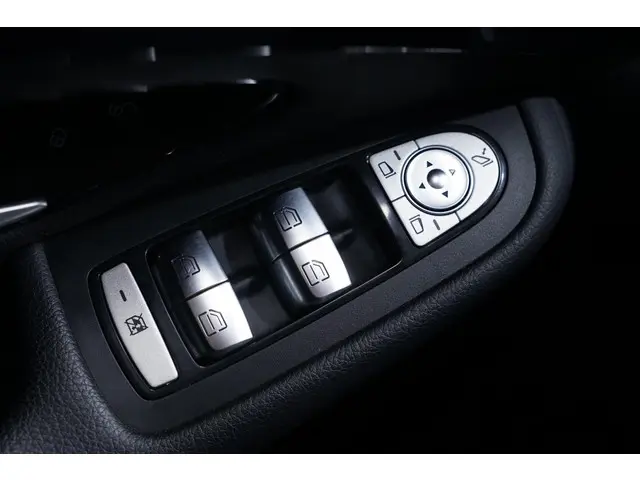 Mercedes-Benz GLC 220 d 4MATIC Edition 1 2015 Diesel 27