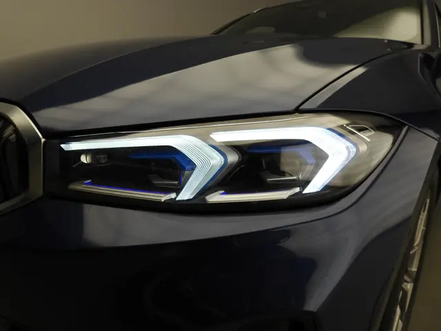 BMW 3 Serie Touring 320e 2023 Hybride Benzine 56
