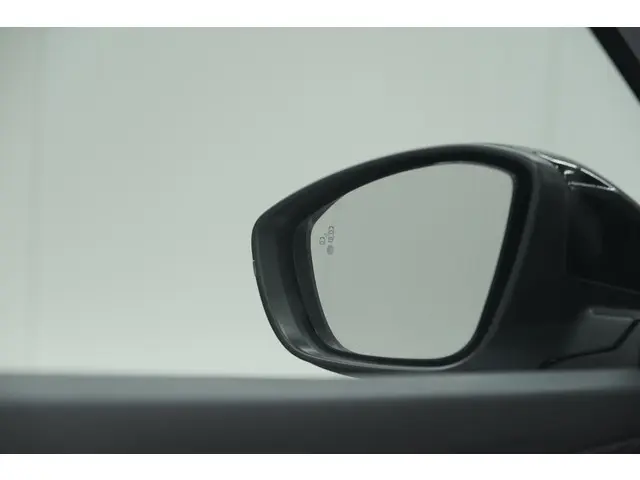 Peugeot 2008 PureTech 100 Allure 2024 Benzine 21