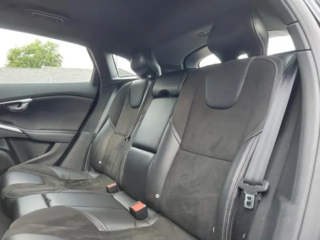 Volvo V40 2.0 D2 R-Design 2017 Diesel 6