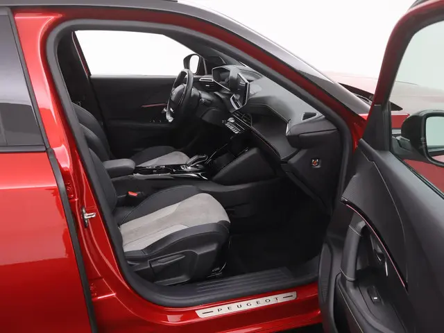 Peugeot e-2008 EV GT 50 kWh 2020 Elektrisch 26