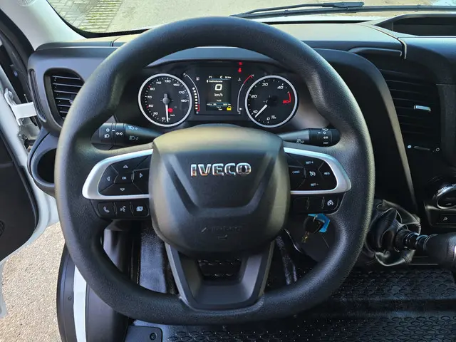 Iveco Daily 35S18HV 3.0 410 H2 2023 Diesel 22