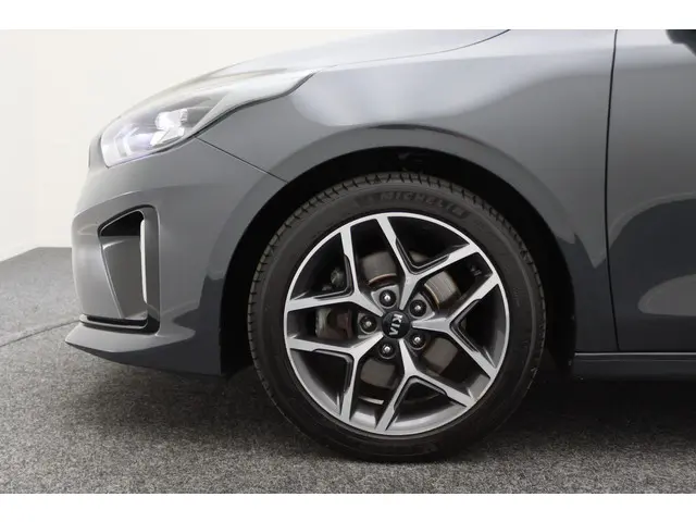 Kia Ceed 1.4 T-GDI GT-Line Automaat 2020 Benzine 25