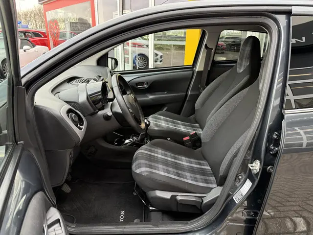 Peugeot 108 1.0 e-VTi Allure 2019 Benzine 7