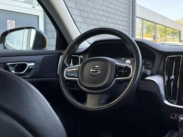 Volvo V60 2.0 T5 Momentum 2019 Benzine 15