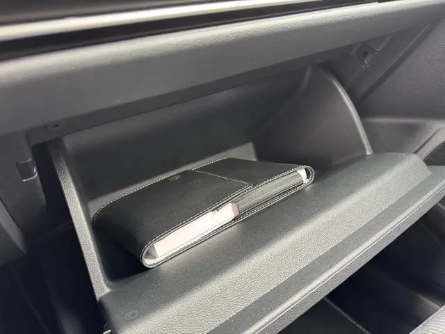 Volkswagen Golf 1.5 eTSI R-Line 2022 Benzine 23