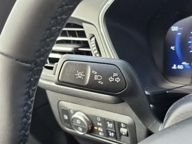 Ford Kuga 2.5 PHEV Titanium 2023 Hybride Benzine 17