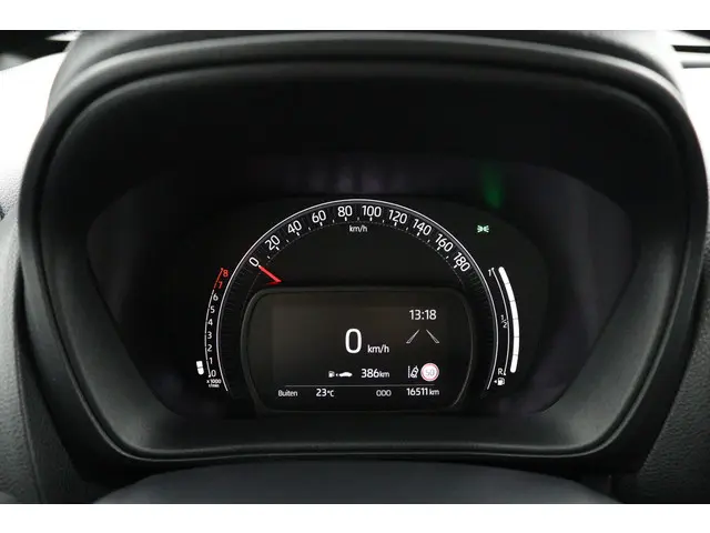 Toyota Aygo X 1.0 VVT-i MT Play 2024 Benzine 6