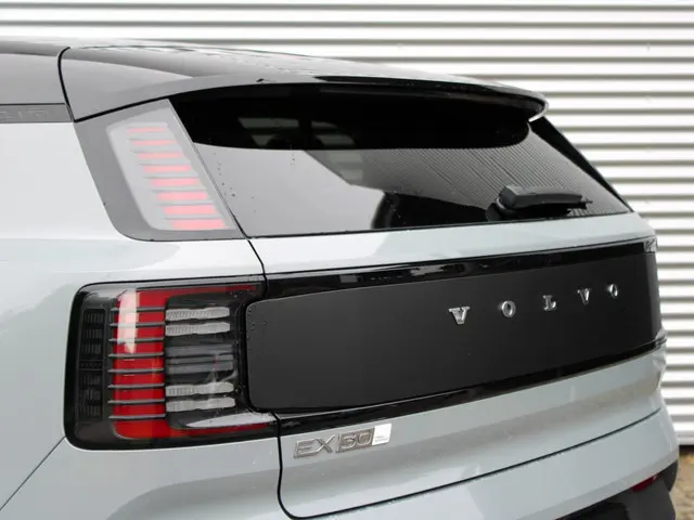 Volvo EX30 Cross Country Twin Engine 2025 Elektrisch 5