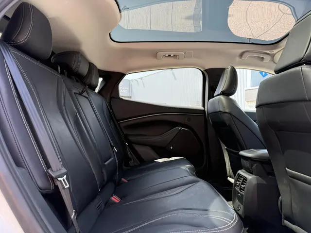 Ford Mustang Mach-E Aut. 98kWh Extended 2021 Elektrisch 15