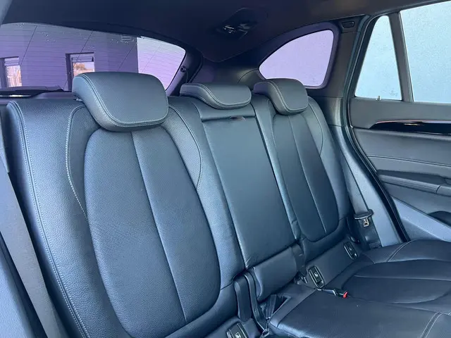 BMW X1 sDrive18i High Executive Edition 2020 Benzine 23