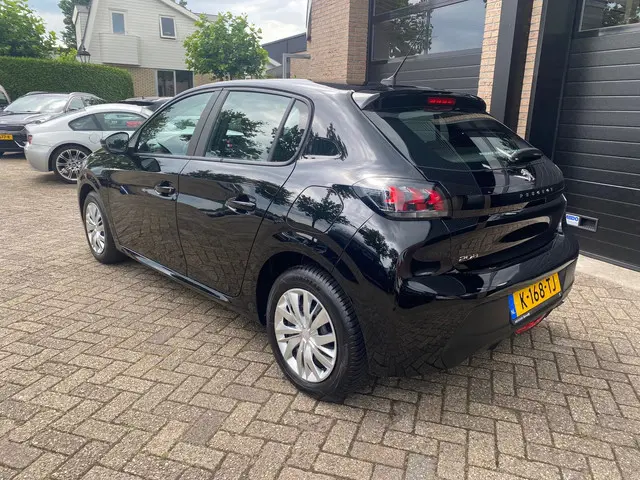 Peugeot 208 1.2 PureTech Active 2021 Benzine 3