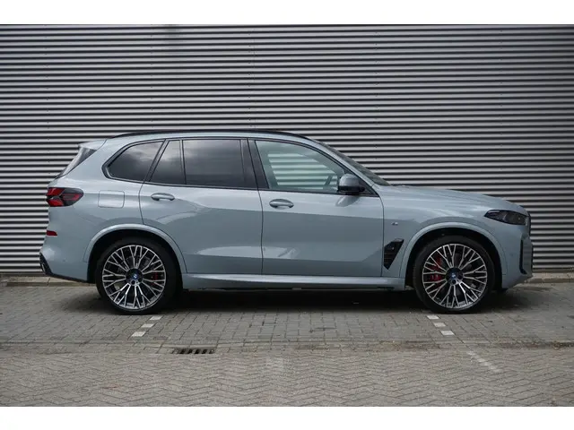 BMW X5 xDrive50e 2023 Hybride Benzine 4