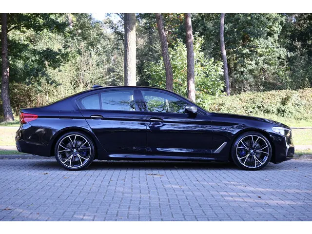BMW 5 Serie M550i xDrive Executive 2018 Benzine 6