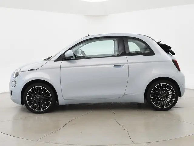 Fiat 500e 42 kWh Aut. *CELESTIAL BLUE* 2021 Elektrisch 5