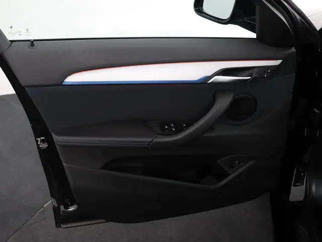 BMW X2 sDrive18i High Executive 2019 Benzine 26