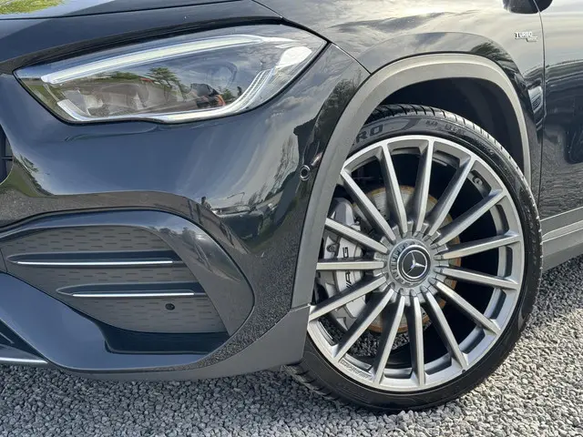 Mercedes-Benz GLA AMG 35 4MATIC 2021 Benzine 21