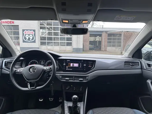 Volkswagen Polo 1.0 MPI Trendline 2019 Benzine 15