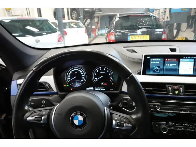 BMW X1 SDrive18i High ExecutiveM-Sport 2021 Benzine 17