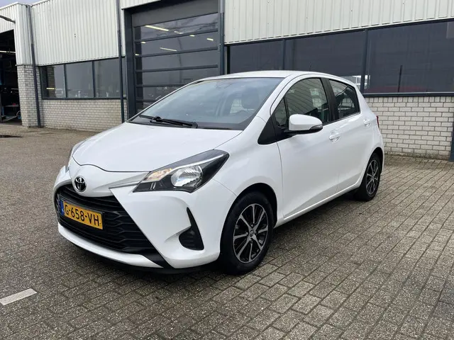 Toyota Yaris 1.0 VVT-i Connect 2019 Benzine 50