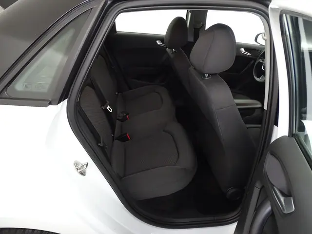 Audi A1 1.2 TFSI Sportback: 2014 Benzine 27